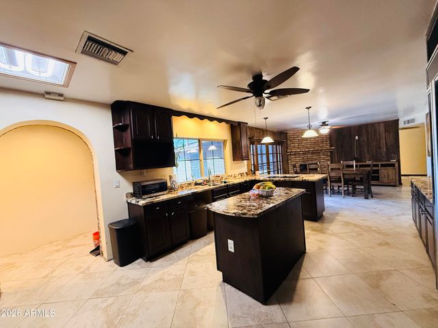 8705 W LILLIAN Lane S, Tolleson, AZ 85353