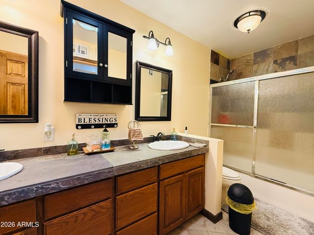 8705 W LILLIAN Lane S, Tolleson, AZ 85353