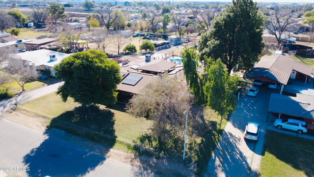 8705 W LILLIAN Lane S, Tolleson, AZ 85353