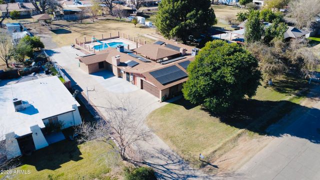 8705 W LILLIAN Lane S, Tolleson, AZ 85353