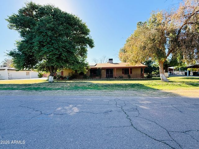 8705 W LILLIAN Lane S, Tolleson, AZ 85353