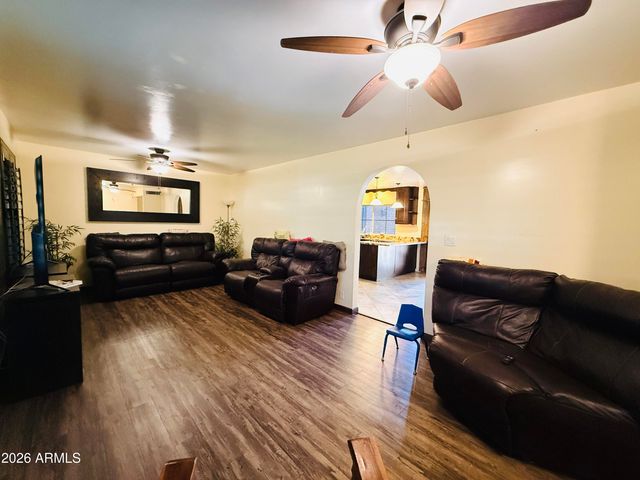 8705 W LILLIAN Lane S, Tolleson, AZ 85353