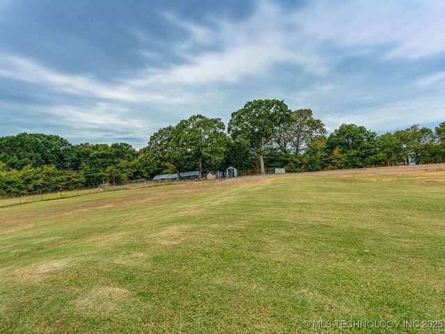 6854 Delores Drive, Sulphur, OK 73086