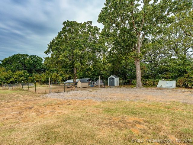 6854 Delores Drive, Sulphur, OK 73086