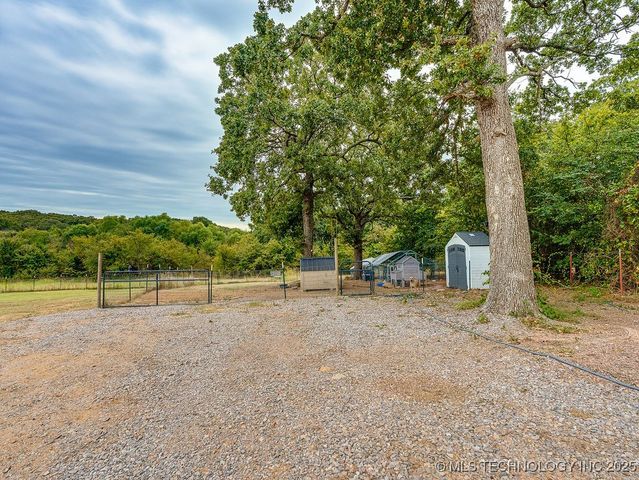 6854 Delores Drive, Sulphur, OK 73086