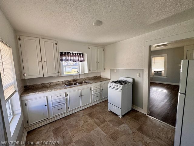 307 Mckenna Street, Poteau, OK 74953