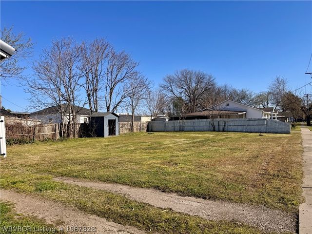 307 Mckenna Street, Poteau, OK 74953