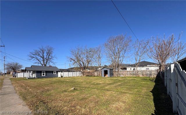 307 Mckenna Street, Poteau, OK 74953