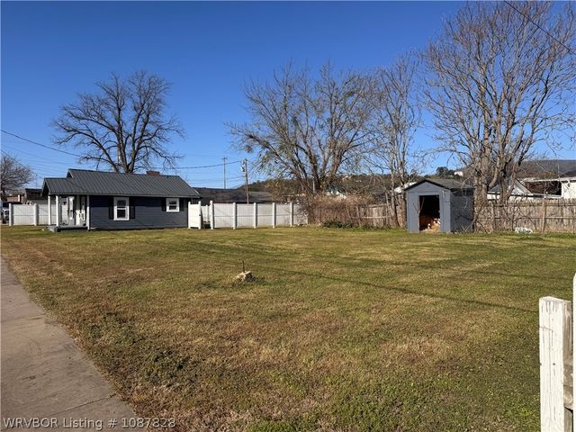 307 Mckenna Street, Poteau, OK 74953