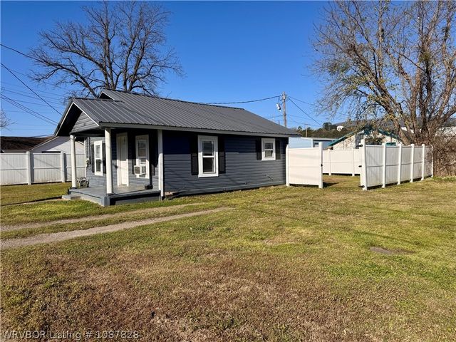 307 Mckenna Street, Poteau, OK 74953
