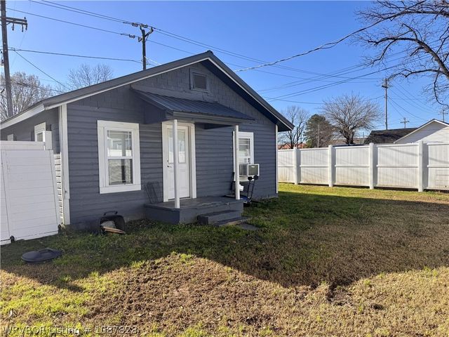 307 Mckenna Street, Poteau, OK 74953
