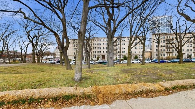 56 Charlesgate E 138, Boston, MA 02215