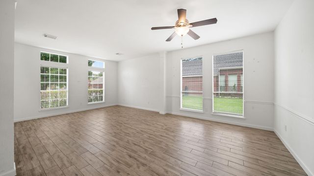 8107 Trophy Place Drive, Humble, TX 77346
