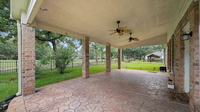 8107 Trophy Place Drive, Humble, TX 77346