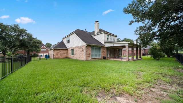 8107 Trophy Place Drive, Humble, TX 77346