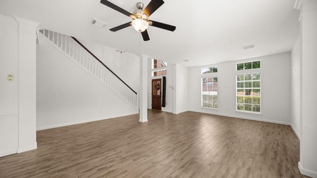 8107 Trophy Place Drive, Humble, TX 77346