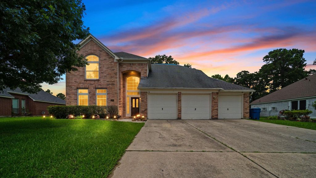 8107 Trophy Place Drive, Humble, TX 77346