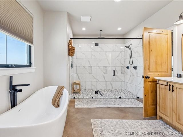 23960 E 710 Road, Wagoner, OK 74467