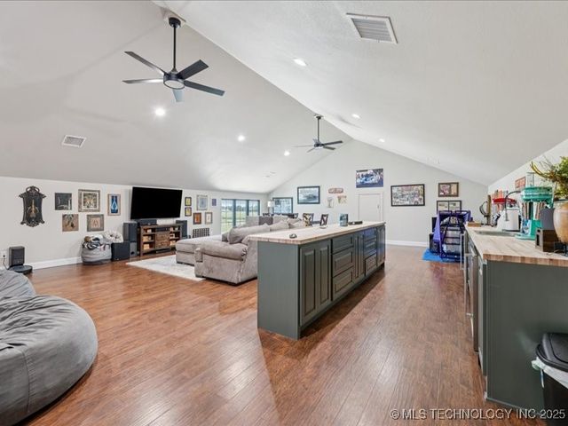 23960 E 710 Road, Wagoner, OK 74467