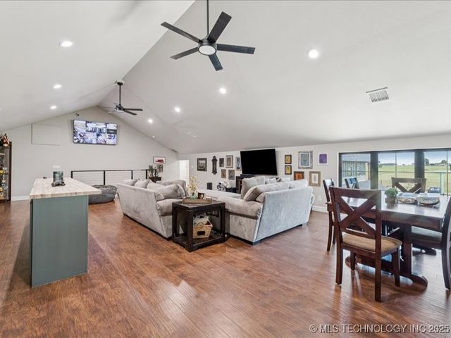 23960 E 710 Road, Wagoner, OK 74467