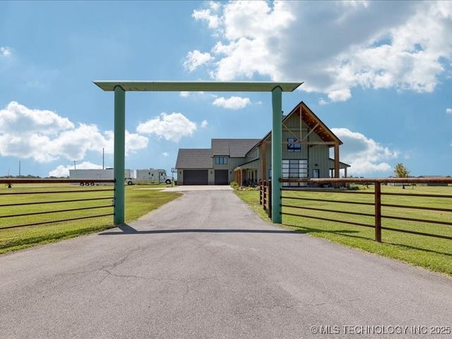 23960 E 710 Road, Wagoner, OK 74467