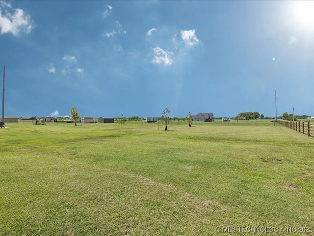 23960 E 710 Road, Wagoner, OK 74467