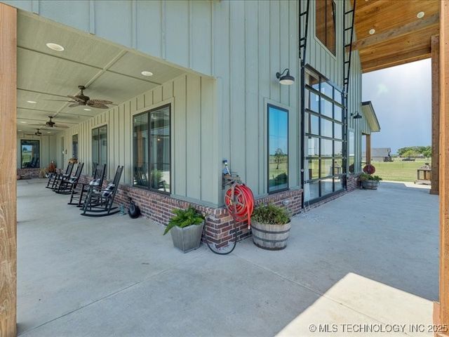 23960 E 710 Road, Wagoner, OK 74467