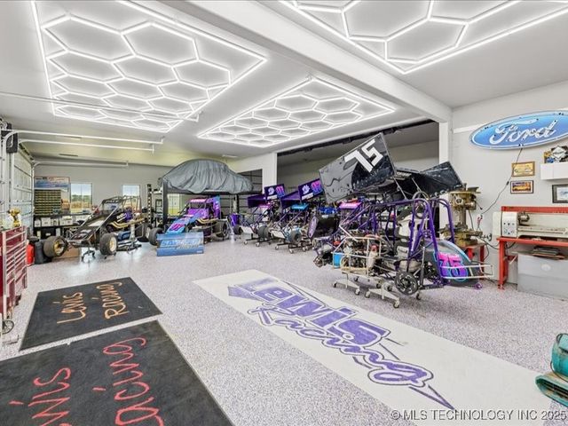 23960 E 710 Road, Wagoner, OK 74467