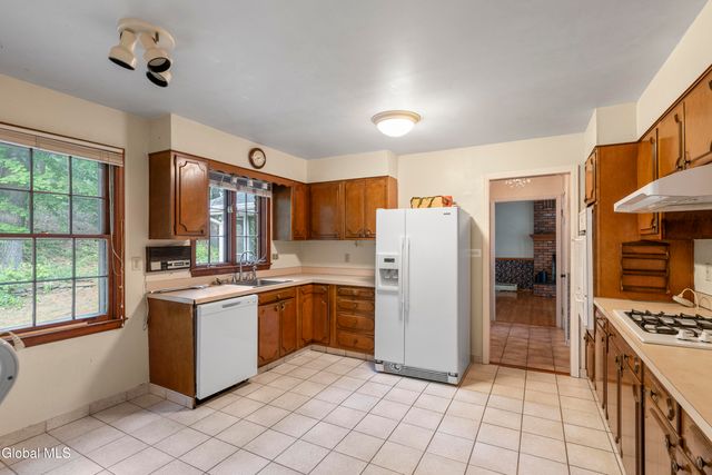 193 Pine Ridge Drive, Guilderland, NY 12084