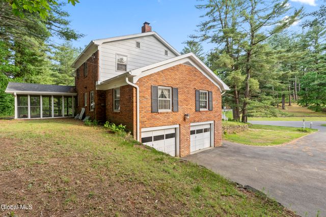 193 Pine Ridge Drive, Guilderland, NY 12084
