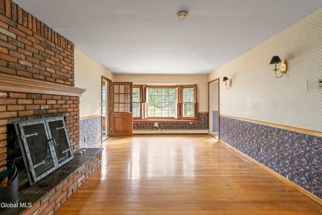 193 Pine Ridge Drive, Guilderland, NY 12084