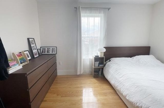 72 Holland St 72, Winchester, MA 01890