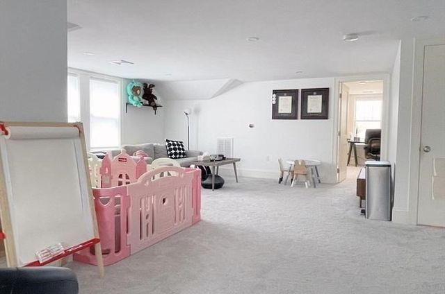 72 Holland St 72, Winchester, MA 01890
