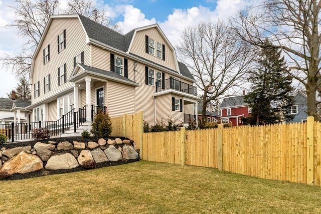72 Holland St 72, Winchester, MA 01890