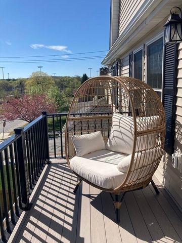 72 Holland St 72, Winchester, MA 01890