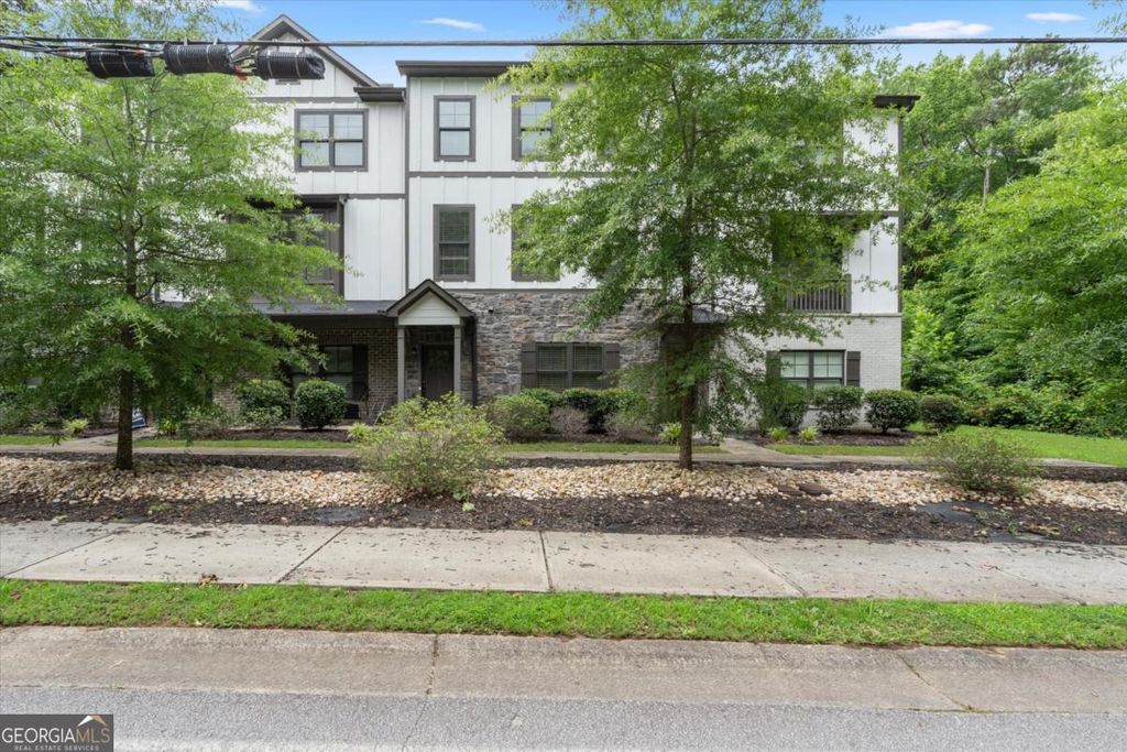 4791 Sampson Court, Lilburn, GA 30047