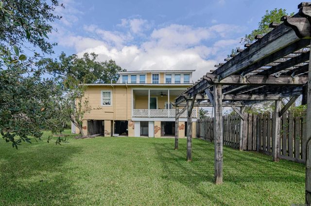 1240 Mississippi St, Donaldsonville, LA 70346