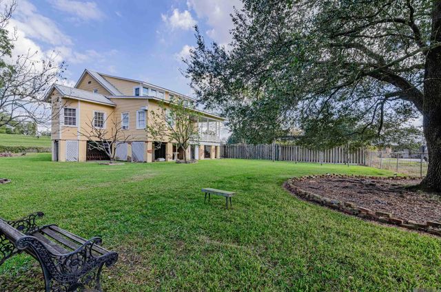 1240 Mississippi St, Donaldsonville, LA 70346