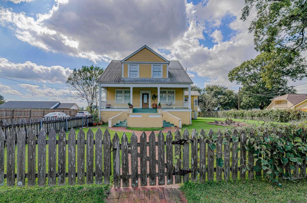 1240 Mississippi St, Donaldsonville, LA 70346