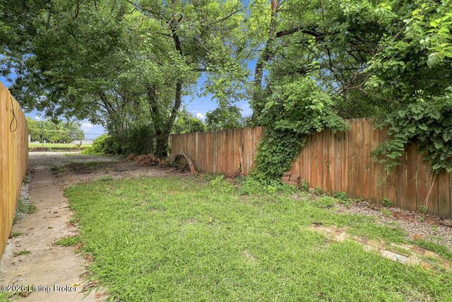 469 E Brandeis Ave, Louisville, KY 40217