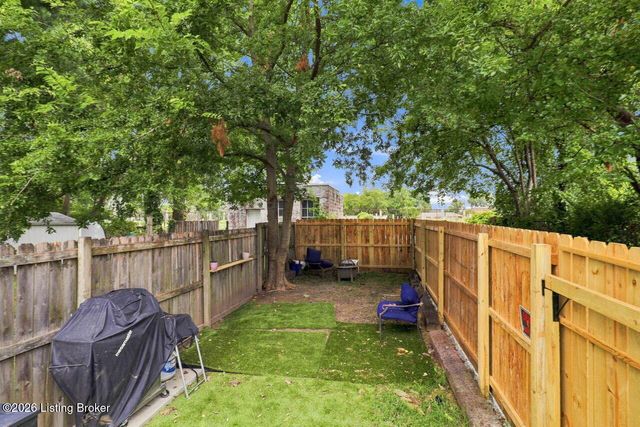 469 E Brandeis Ave, Louisville, KY 40217