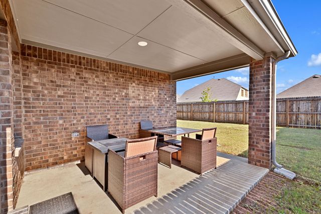 9813 Tinsley Street, Aubrey, TX 76227