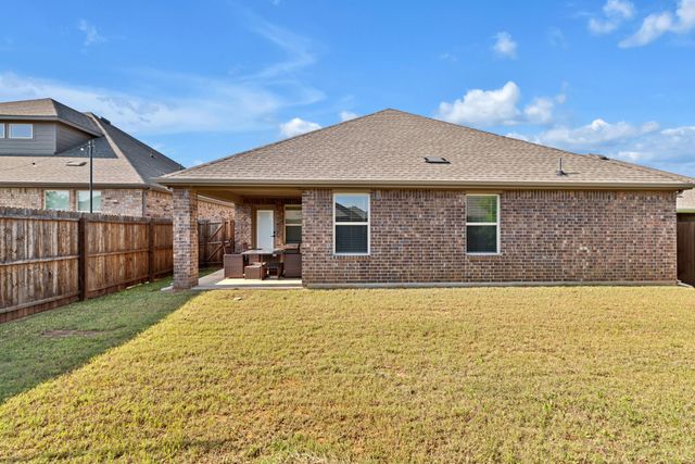 9813 Tinsley Street, Aubrey, TX 76227
