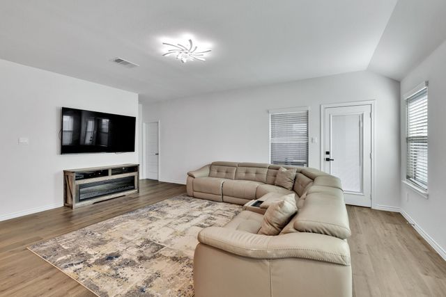 9813 Tinsley Street, Aubrey, TX 76227