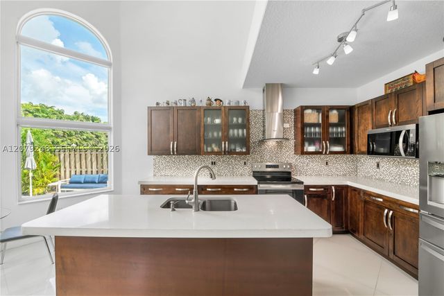 5348 NW 106th Ct, Doral, FL 33178