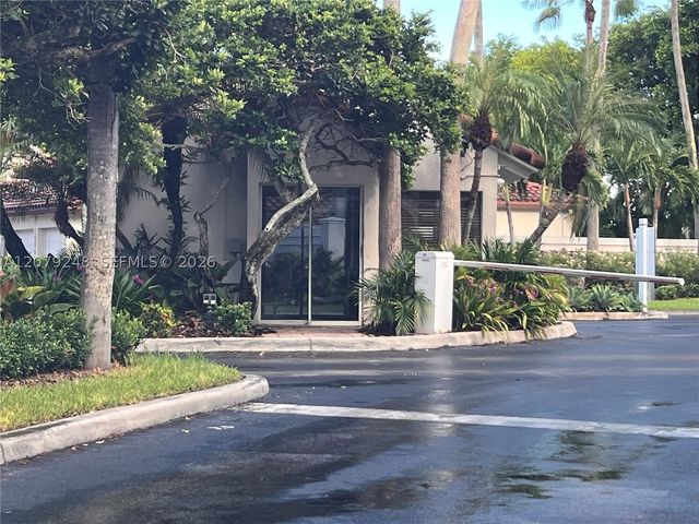 5348 NW 106th Ct, Doral, FL 33178