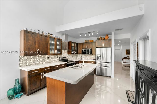 5348 NW 106th Ct, Doral, FL 33178
