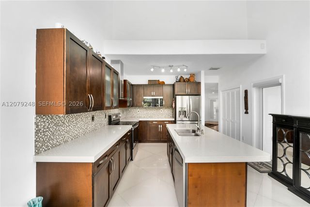 5348 NW 106th Ct, Doral, FL 33178