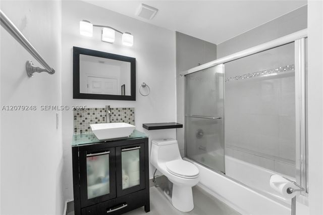 5348 NW 106th Ct, Doral, FL 33178