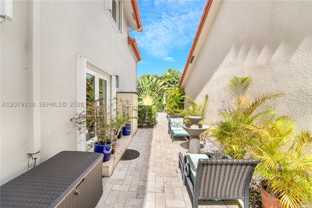 5348 NW 106th Ct, Doral, FL 33178